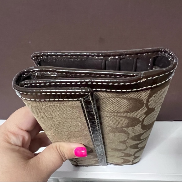 Vintage Coach Turnlock Wallet with Checkbook - Picture 3 of 12